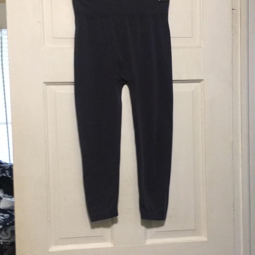 Dark gray crop leggings